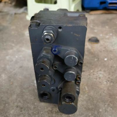 723-82-31100 7238231100 723-82-30100 Per Komatsu FD35/40-10 FD35Y/40Y-10 FD40Z-10 FD45-10 Forklift PARTS Valvola di controllo principale idraulica