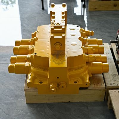 723-63-12101 723-63-12100 723-63-11104 Valvola di controllo principale idraulica per Komatsu D65E D65E-12 D85E D85ESS Parti di caricatori di ruote di escavatori Aftermarket Originale